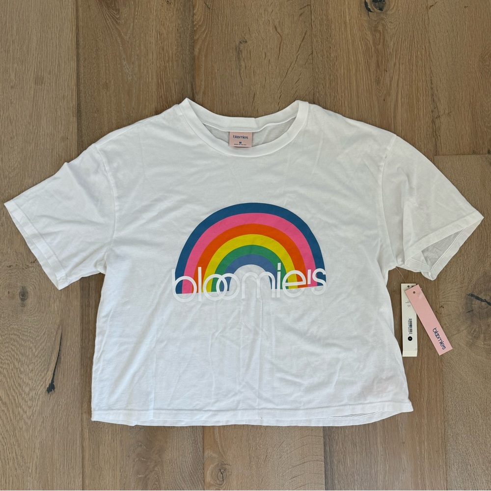 Bloomie's Rainbow Graphic Cropped Tee Womens Medium White Crew Neck Short Sleeve